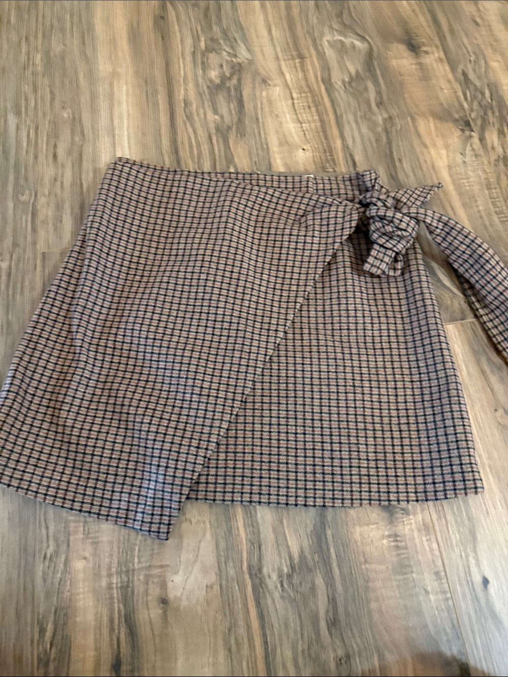 Wilfred Plaid Tie-Front Skirt in Blush, Navy and Cream